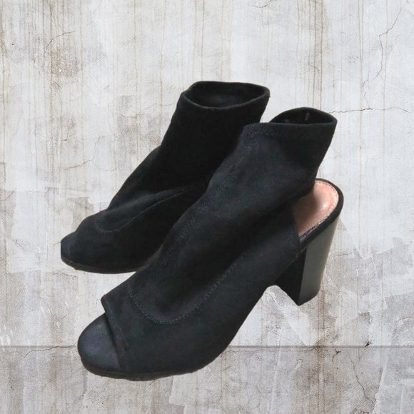 🖤🔥3for$30/ FREE with PURCHASE over $40 Open Toe Black Vegan Faux Suede Sandal - Picture 1 of 10